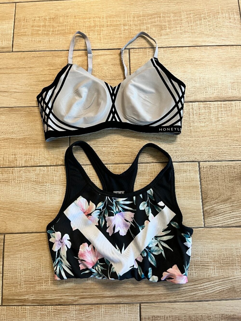 Womens Bundle of 2 Bras - M